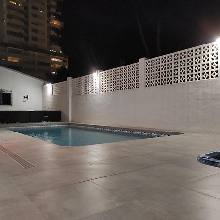 Villa Con Piscina A Un Paso De La Playa Benidorm Eksteriør billede
