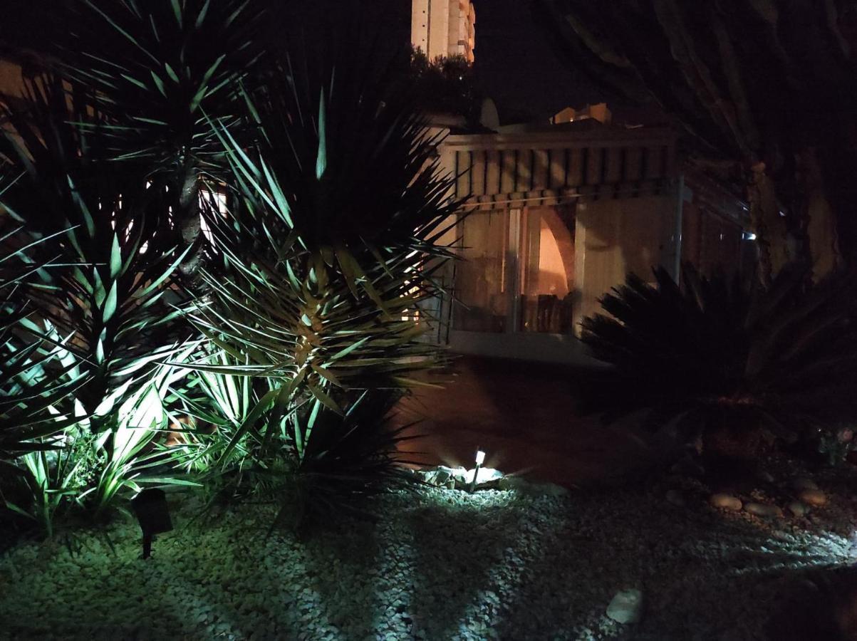 Villa Con Piscina A Un Paso De La Playa Benidorm Eksteriør billede