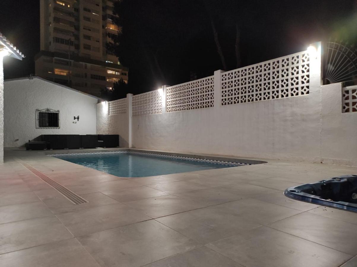 Villa Con Piscina A Un Paso De La Playa Benidorm Eksteriør billede